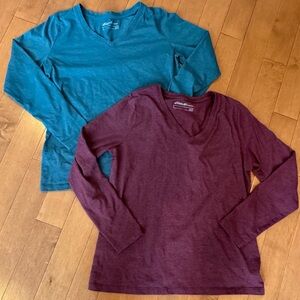 2 Eddie Bauer V-neck Long-sleeved Tees in Large